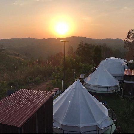 Suan pu si Ska Keo Hotel Ban Pa Daeng  Buitenkant foto