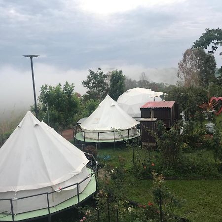 Suan pu si Ska Keo Hotel Ban Pa Daeng  Buitenkant foto